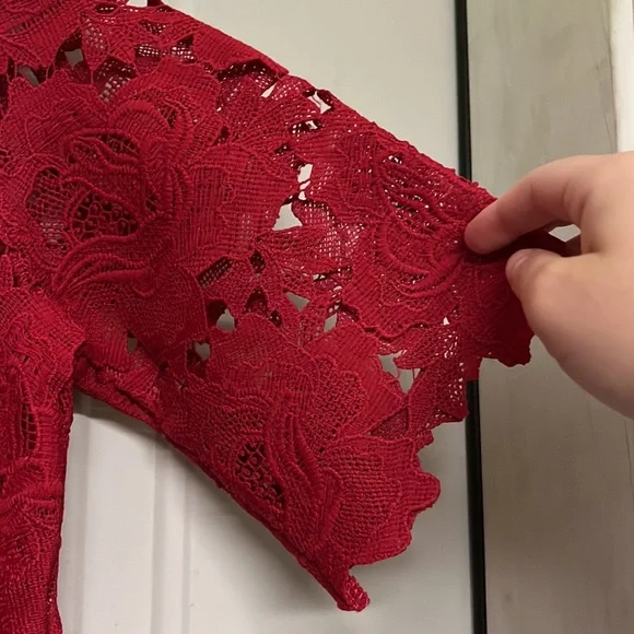 ❤️Rafaella Red Floral Lace Top - Picture 2 of 8